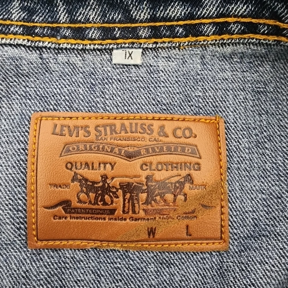Levis levi blue